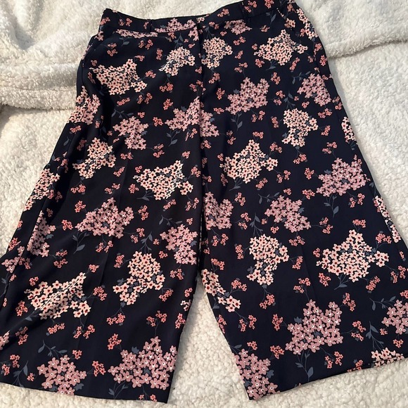 LOFT Pants - Loft cropped pants